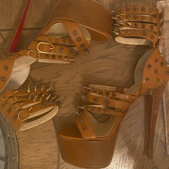 *******SOLD*******Christian Louboutin Botticellita Sandal - Picture 3 of 11